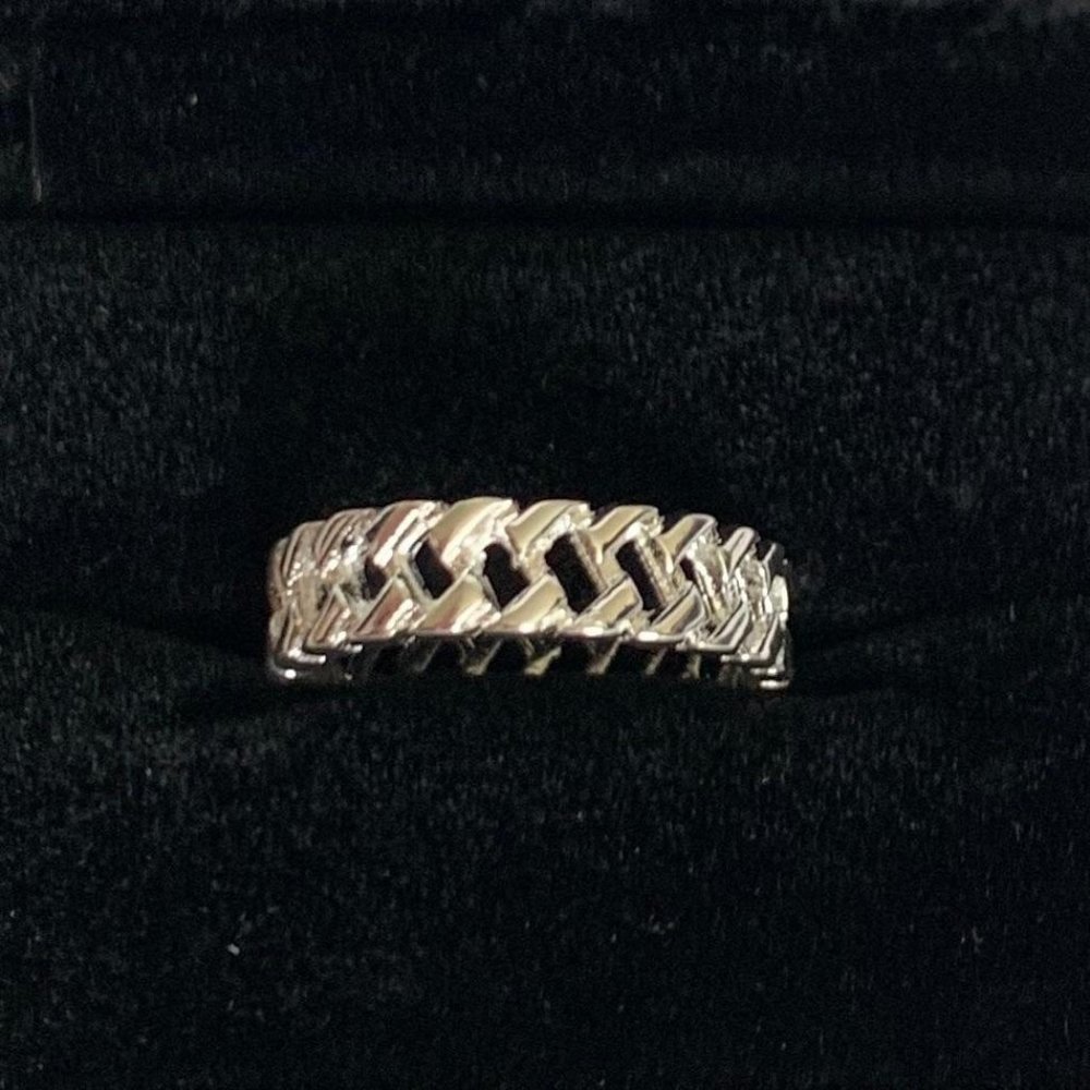 Silver Interlocked Fashion Ring
